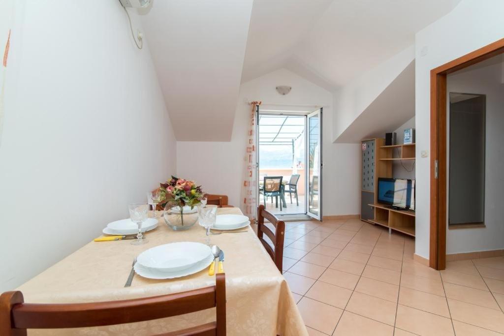 Apartments Batinic Supetar Exterior photo