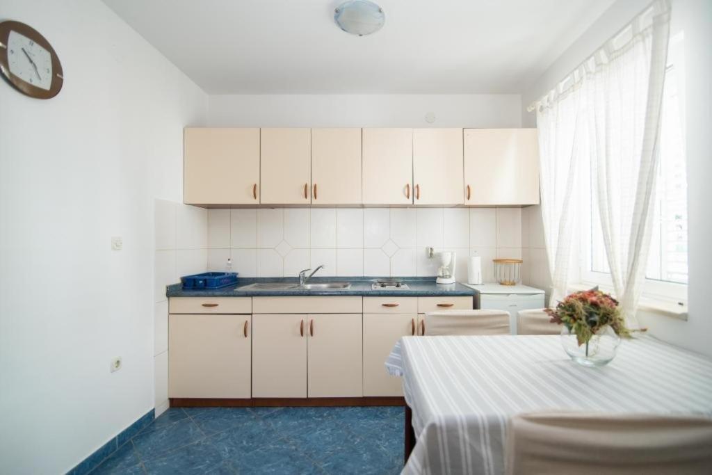 Apartments Batinic Supetar Exterior photo