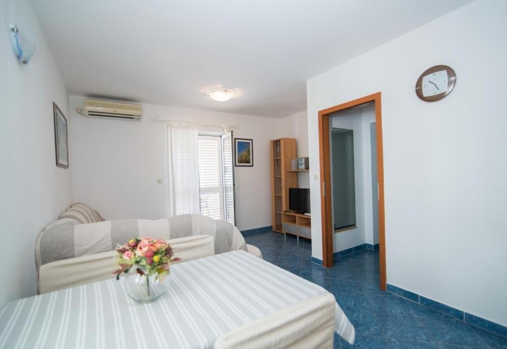 Apartments Batinic Supetar Exterior photo