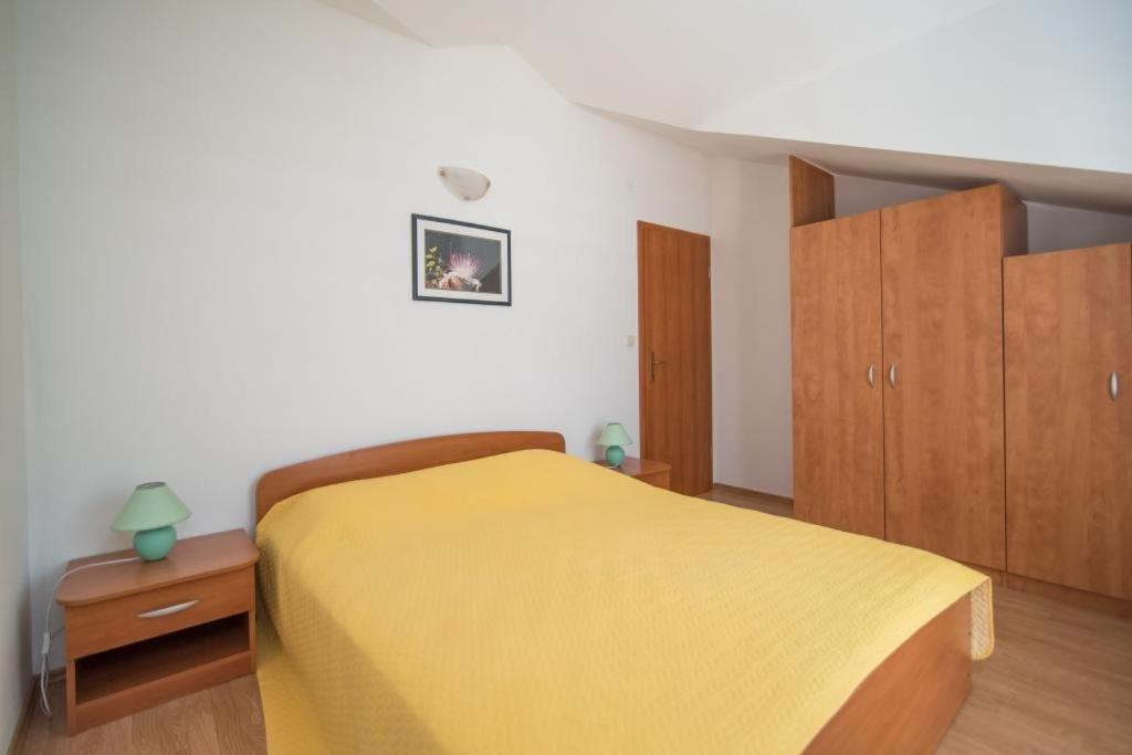 Apartments Batinic Supetar Exterior photo