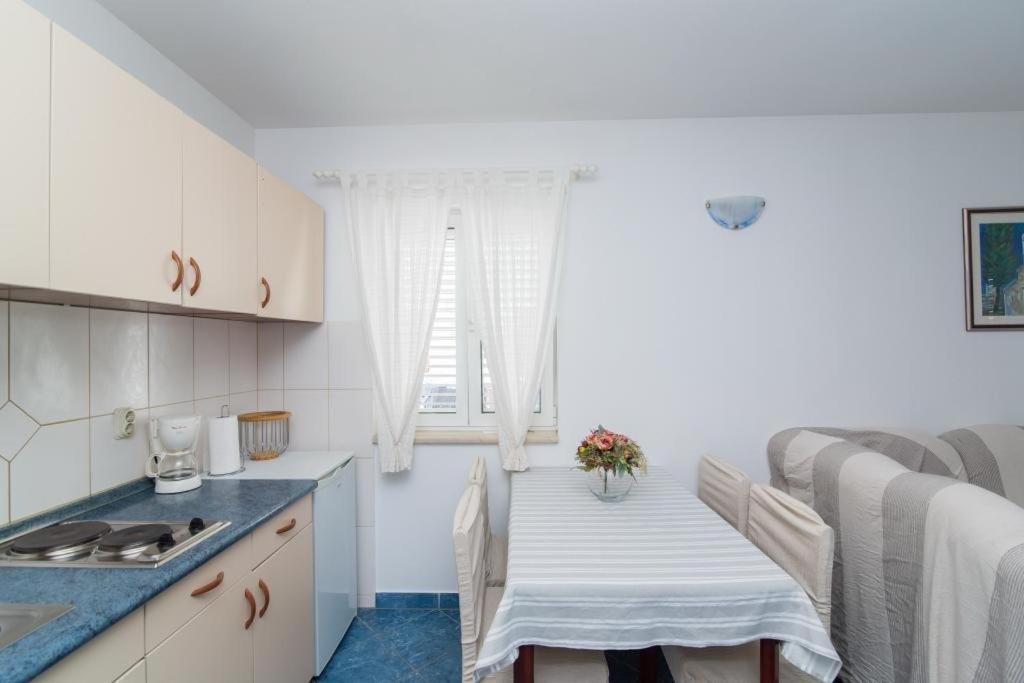 Apartments Batinic Supetar Exterior photo
