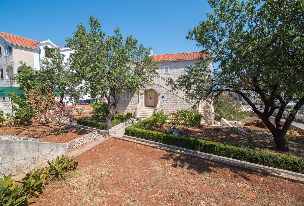 Apartments Batinic Supetar Exterior photo